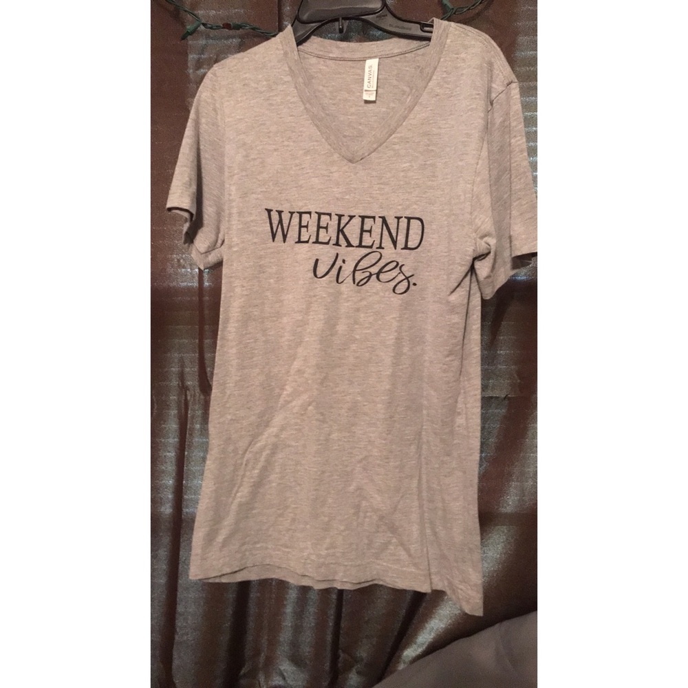 Weekend Vibes Graphic Tee 🦄💓🙌🏻✨